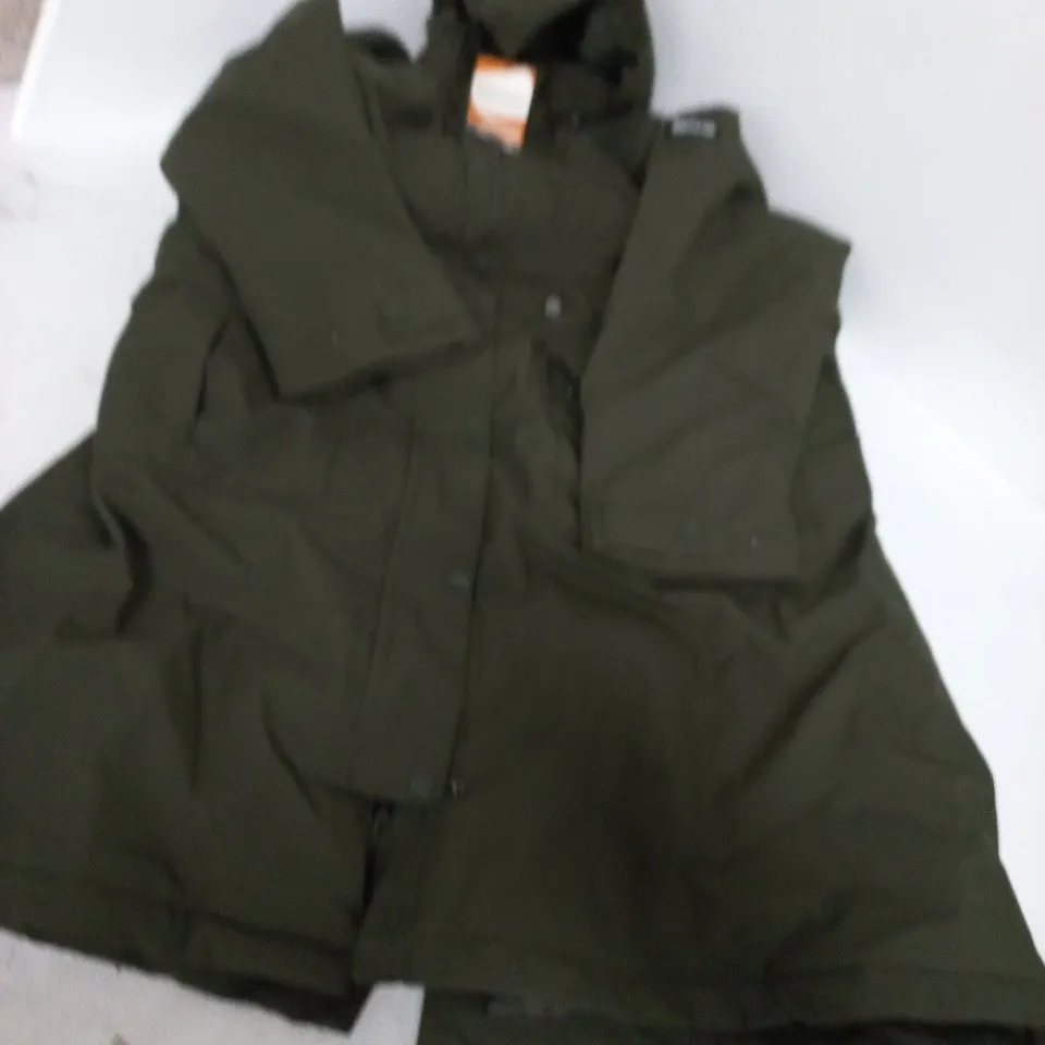 REGATTA GREAT OUTDOORS WATERPROOF JACKET – DARK KHAKI, UK 20 (EU 46)
