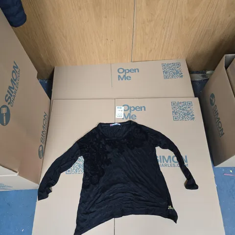 DESIGUAL WOMEN'S BLACK VELVET FLORAL PRINT TOP – SIZE XL