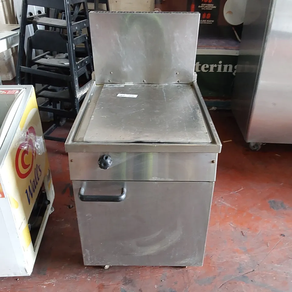 COMMERCIAL WINTERHALTER GAS FRYER 