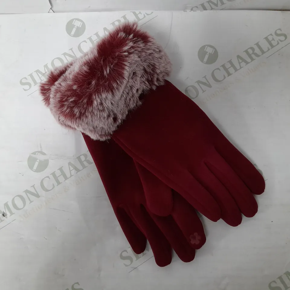BOXED HERITAGE STAG GLOVES IN RED ONE SIZE 