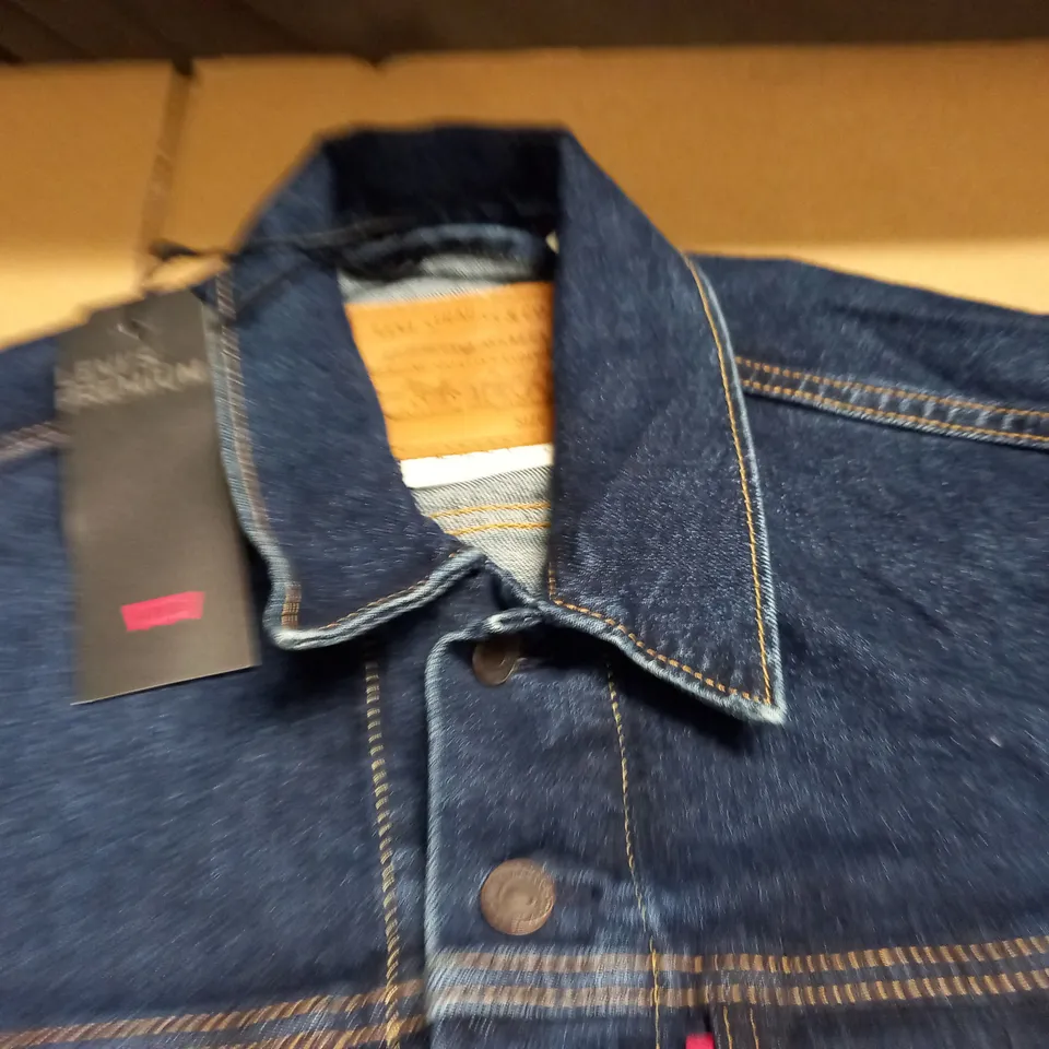 LEVIS PREMIUM DENIM JACKET - M