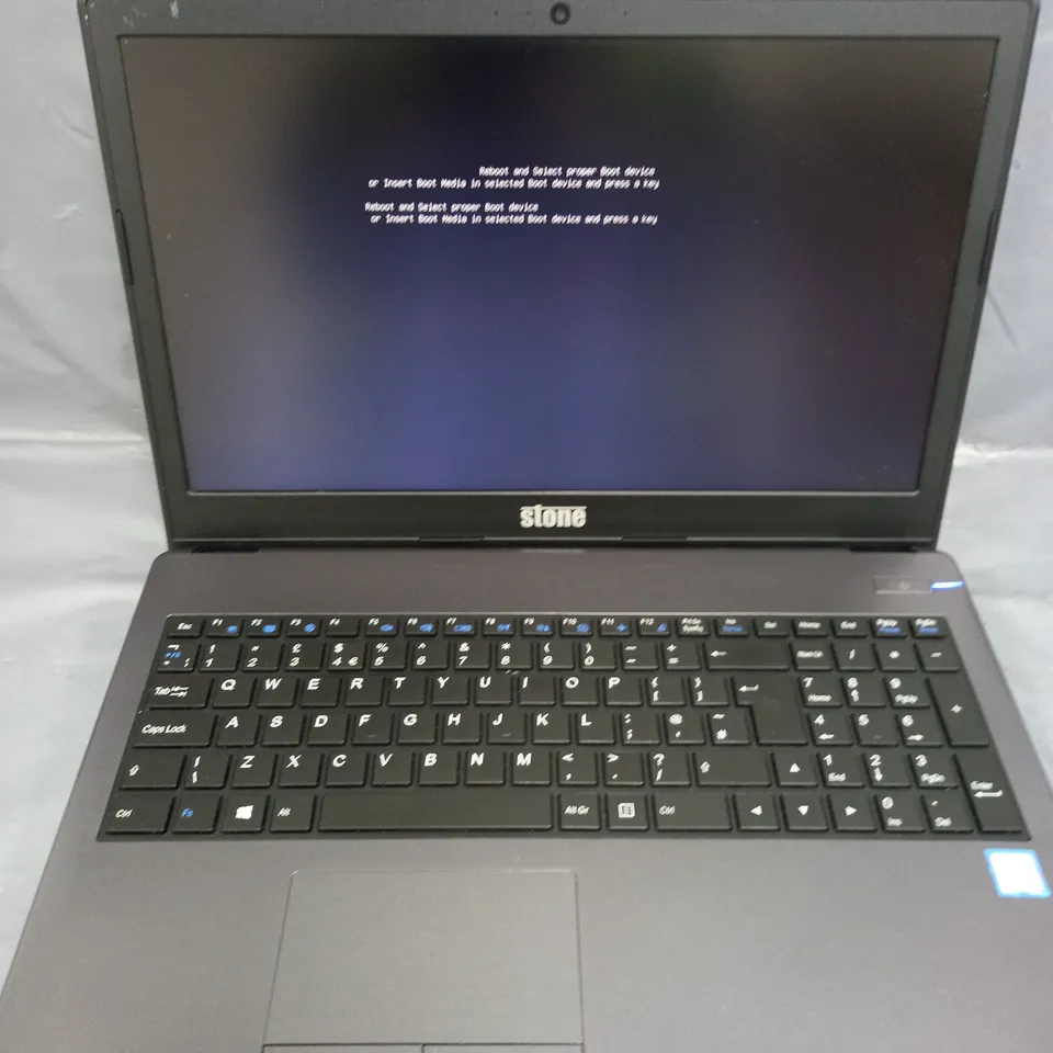 STONE N24_25JU 15 INCH I5-6200U 2.30GHZ