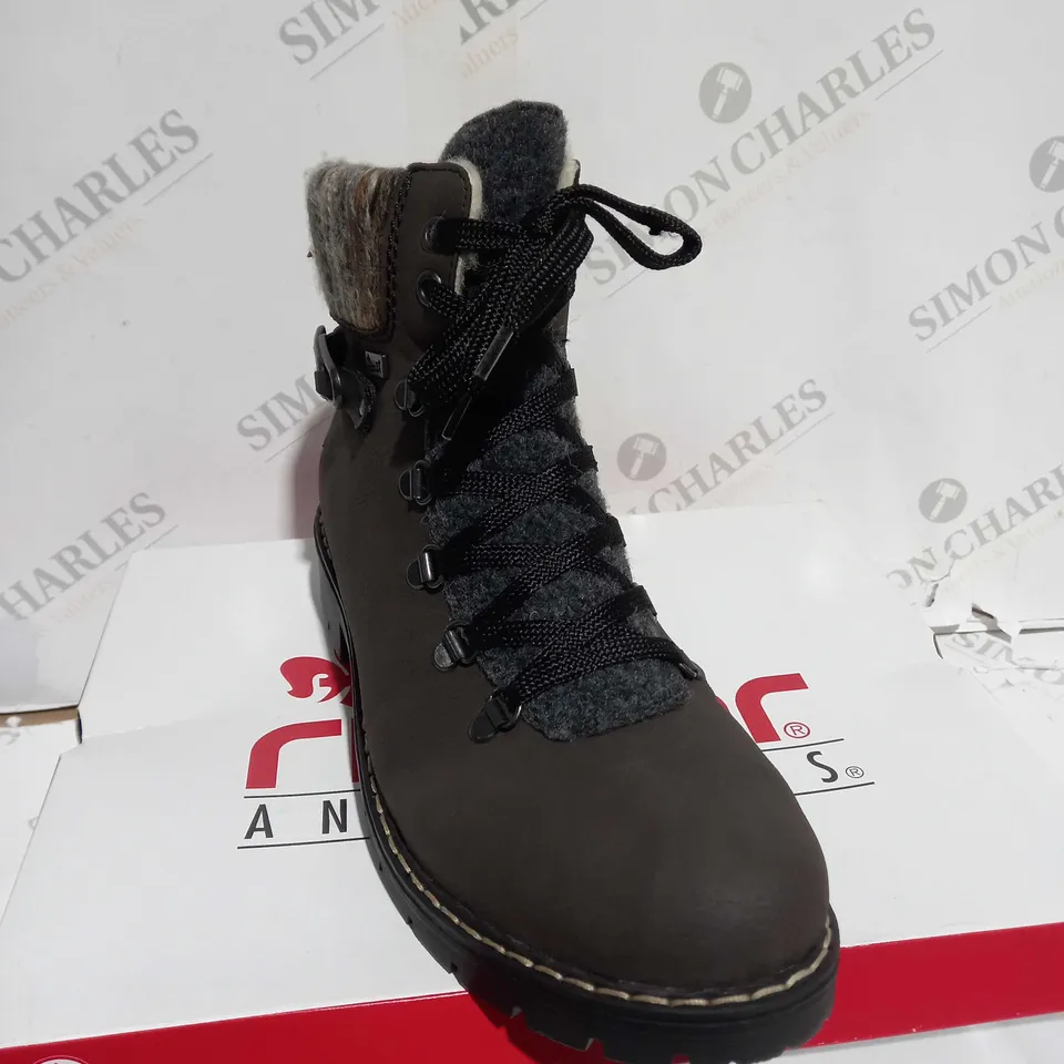 BOXED RIEKER MULTI CUFF HIKING BOOTS, GREY/NAVY - SIZE 6.5 