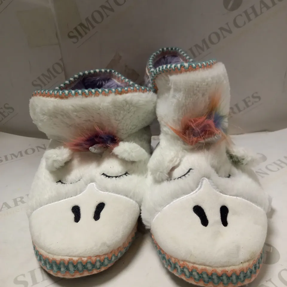 MUK LUKS UNICORN ANIMAL BOOT SLIPPERS - SIZE 8