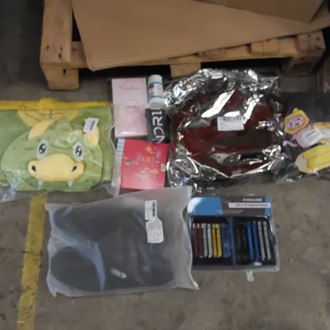 PALLET OF ASSORTED ITEMS INCLUDING: JIGSAW BLADES, EXTENSION CABLE, SLIPPERS, DIARY, BABY ONESIE, POOL CLEANING TABLETS, BOY'S TRACKSUIT, FAKE EYELASHES 