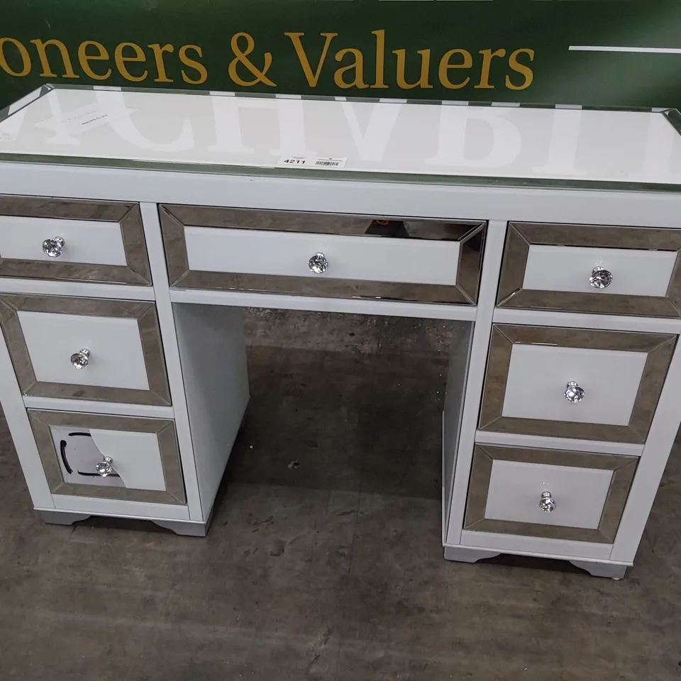DESIGNER PEDESTAL DRESSING TABLE MIRROR/WHITE GLASS