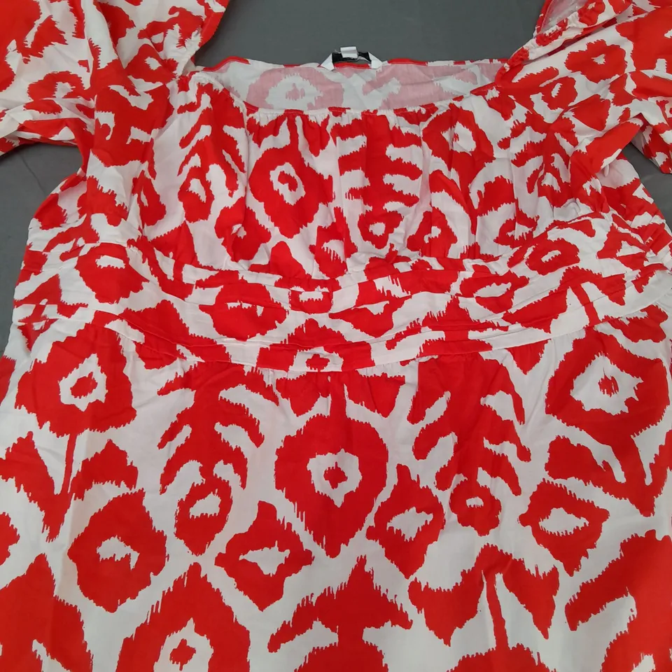 LARGE DRESS IN RED/CREAM SIZE 22