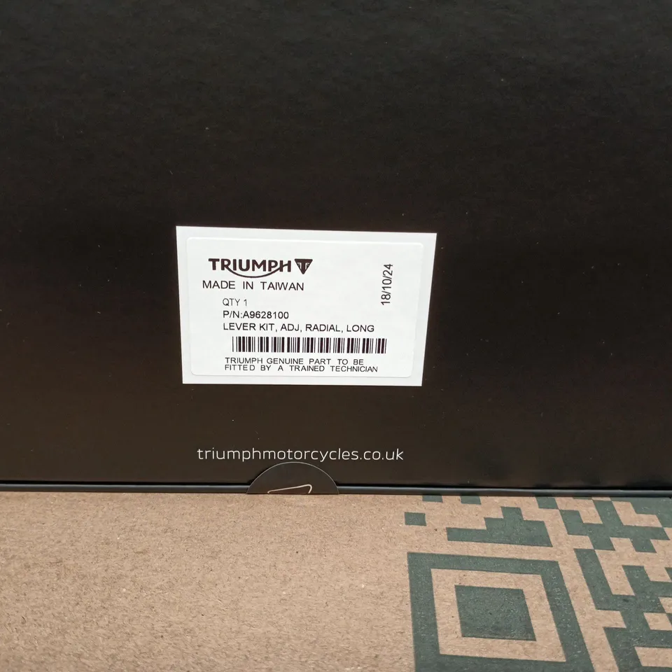 TRIUMPH LEVER KIT BOXED