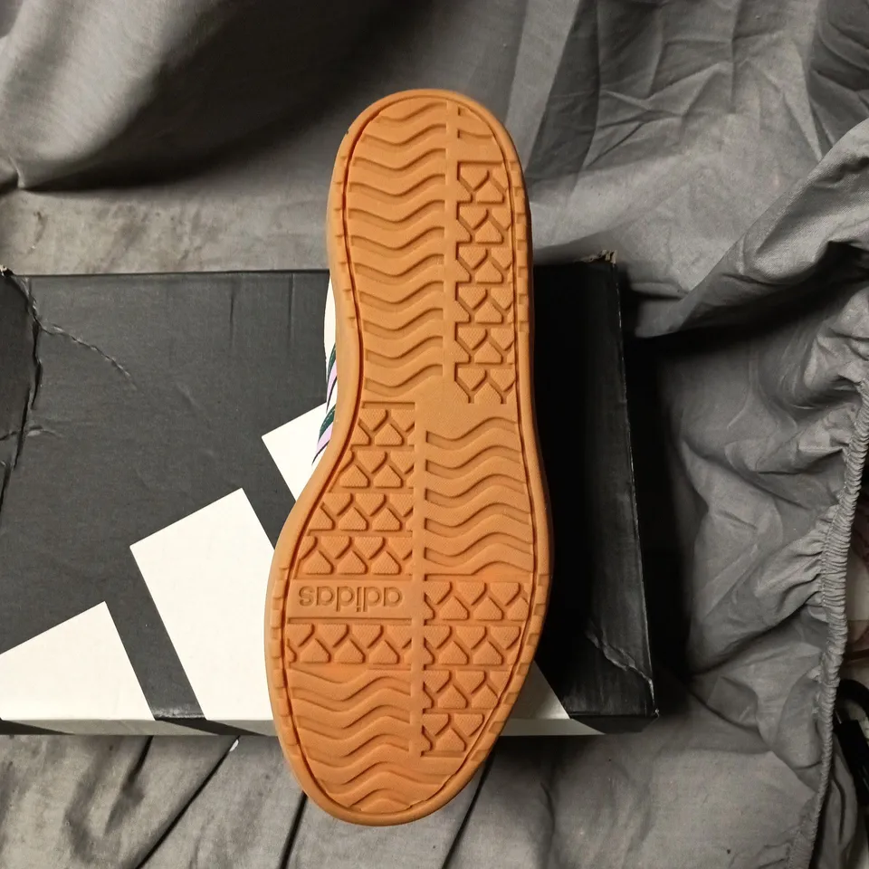 Adidas VL Court Bold Sneakers – White with Green Heel, Gum Sole – UK 7