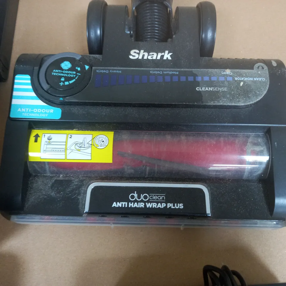 BOXED SHARK STRATOS CORDLESS STICK VACUUM