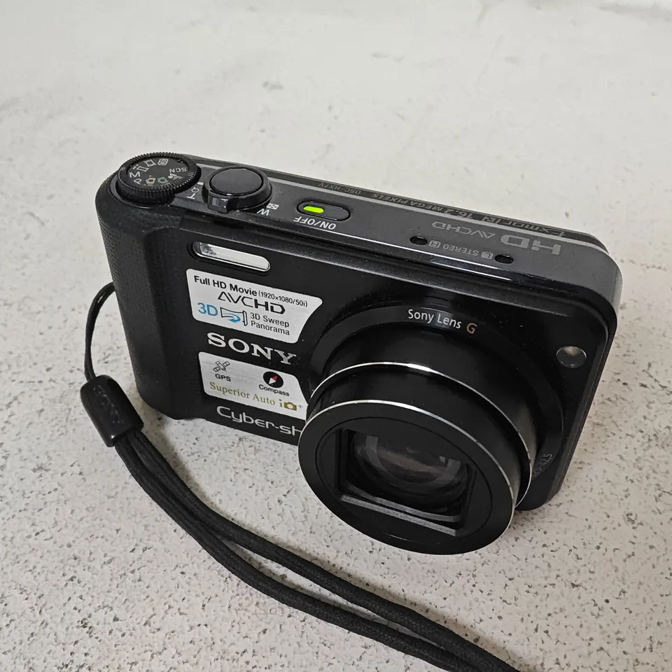 UNBOXED SONY CYBERSHOT 16.2MP DIGITAL STILL CAMERA - DSC-HX7V