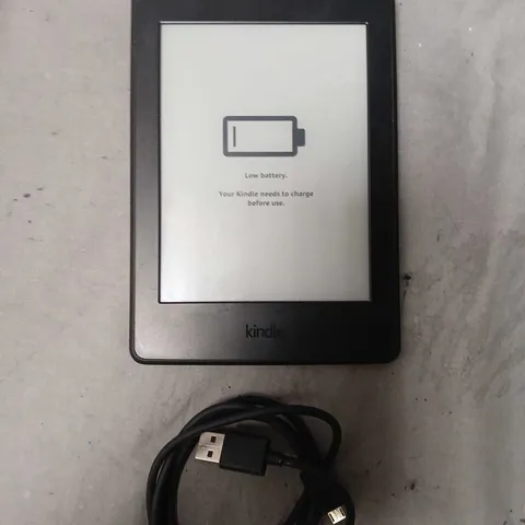 AMAZON KINDLE PAPERWHITE E-READER