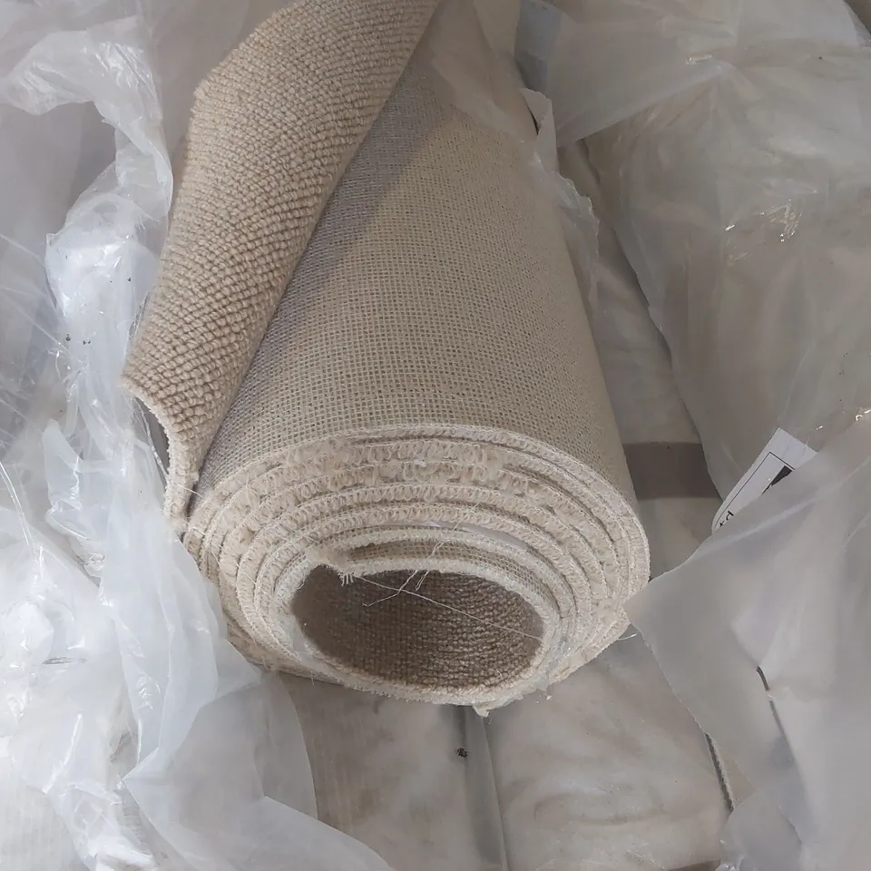 ROLL OF QUALITY TUDOR CO-ORDINATES CHICKPEA CARPET - APPROXIMATELY 4.3 x 4m
