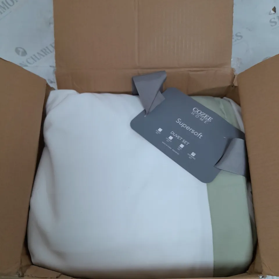 SUPERSOFT BY COZEE HOME 4 PIECE DUVET SET WITH CONTRAST TRIM - SINGLE SIZE