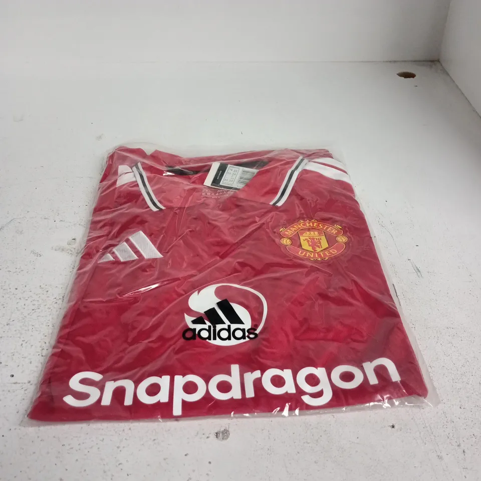 MANCHESTER UNITED ADIDAS FOOTBALL JERSEY – RED, UK 2XL (USA 2XL) 