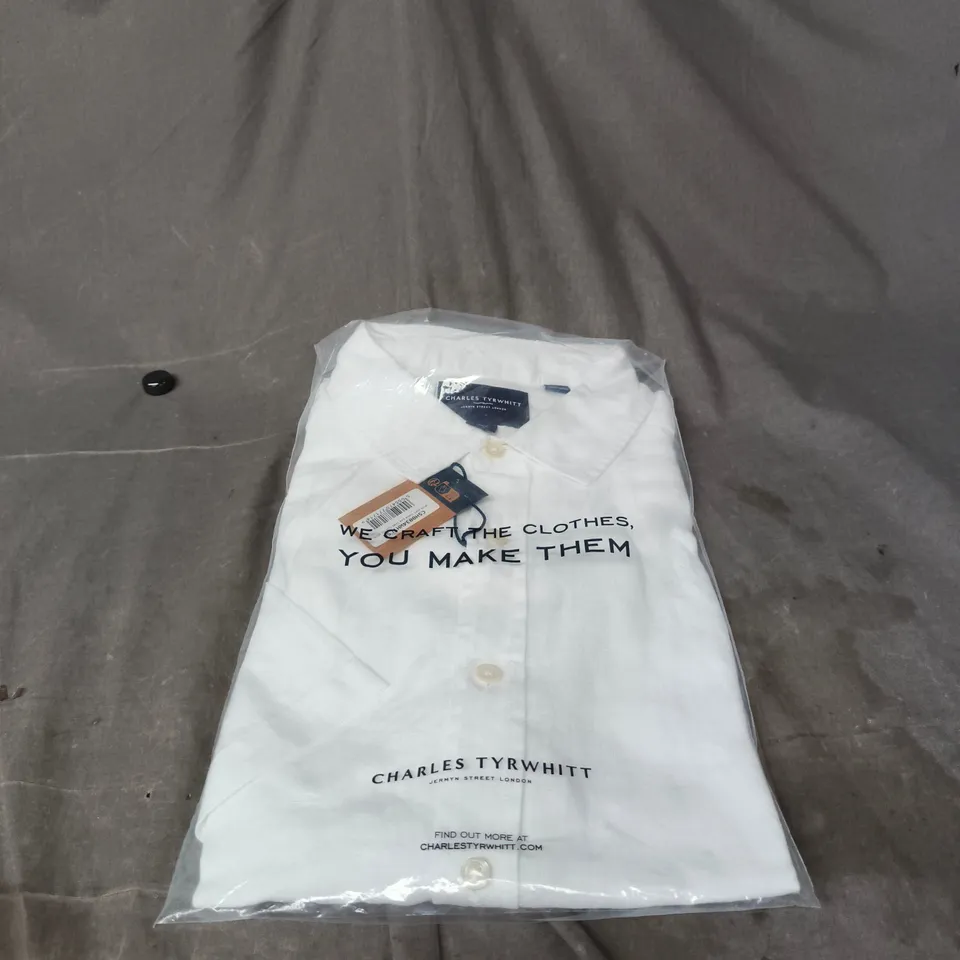 CHARLES TYRWHITT WHITE SHORT SLEEVE PURE LINEN SLIM FIT LARGE BAGGED WITH TAGS