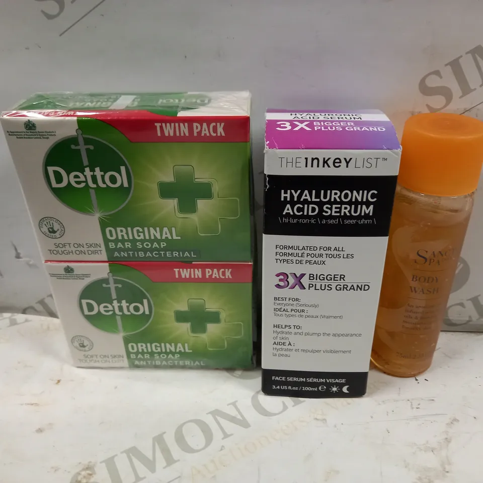 LOT OF APPROXIMATELY 20 COSMETICS ITEMS TO INCLUDE 4 TWIN PACKS OF DETTOL SOAP, SANCTUARY SPA BODY WASH, THE 1NKEY LIST HYALURONIC, ETC