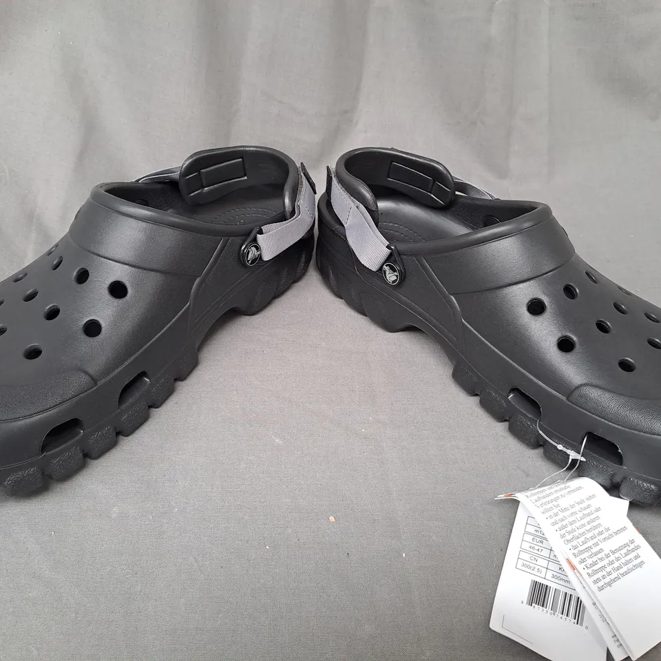 PAIR OF CROCS OFFROAD SPORT CLOGS IN BLACK UK SIZE M11/W12
