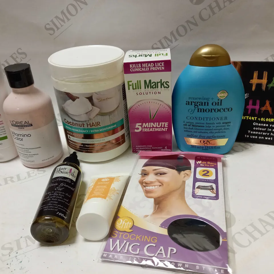 LOT OF APPROX 10 ASSORTED HAIRCARE ITEMS TO INCLUDE BIOLAGE CONDITIONER, VITAMINO COLOUR SHAMPOO, HAIR CHALK, ETC