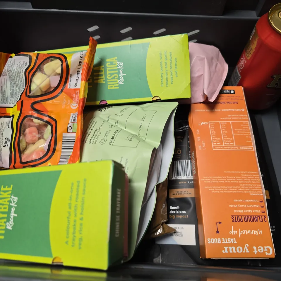 APPROXIMATELY 10 ASSORTED FOOD & DRINK ITEMS TO INCLUDE - COCO COLA VANILLA , MATCHA FUEL ZENERGY , WOGAN PAPUA NEW GUINEA ETC
