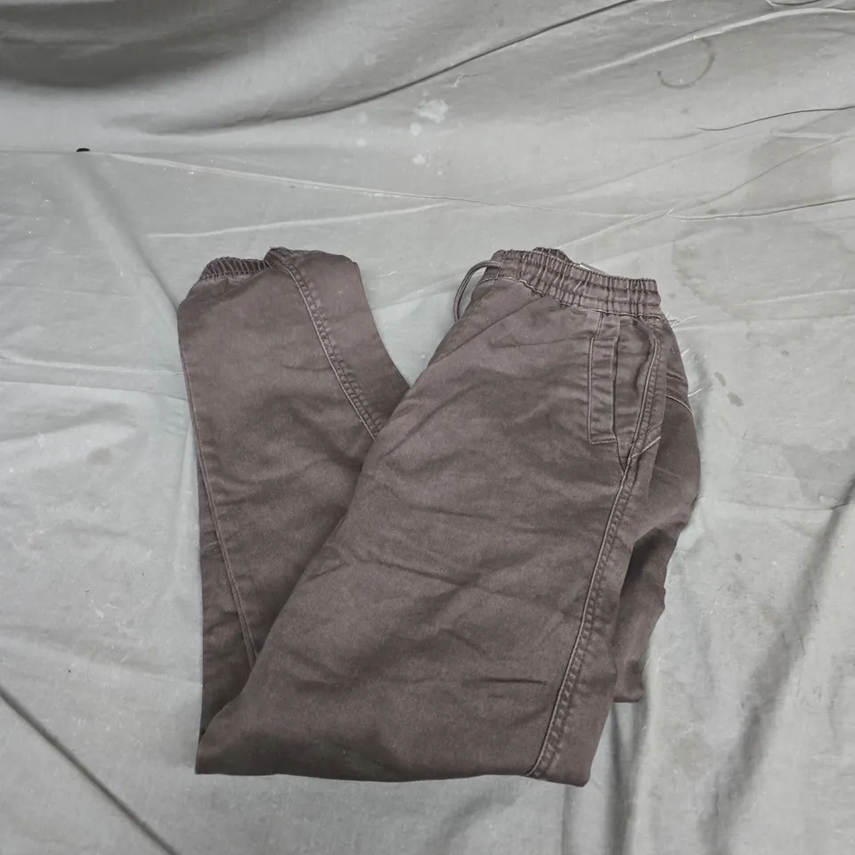 PULL&BEAR BROWN CARGOS – STANDARD FIT, ELASTIC WAIST - UK SMALL