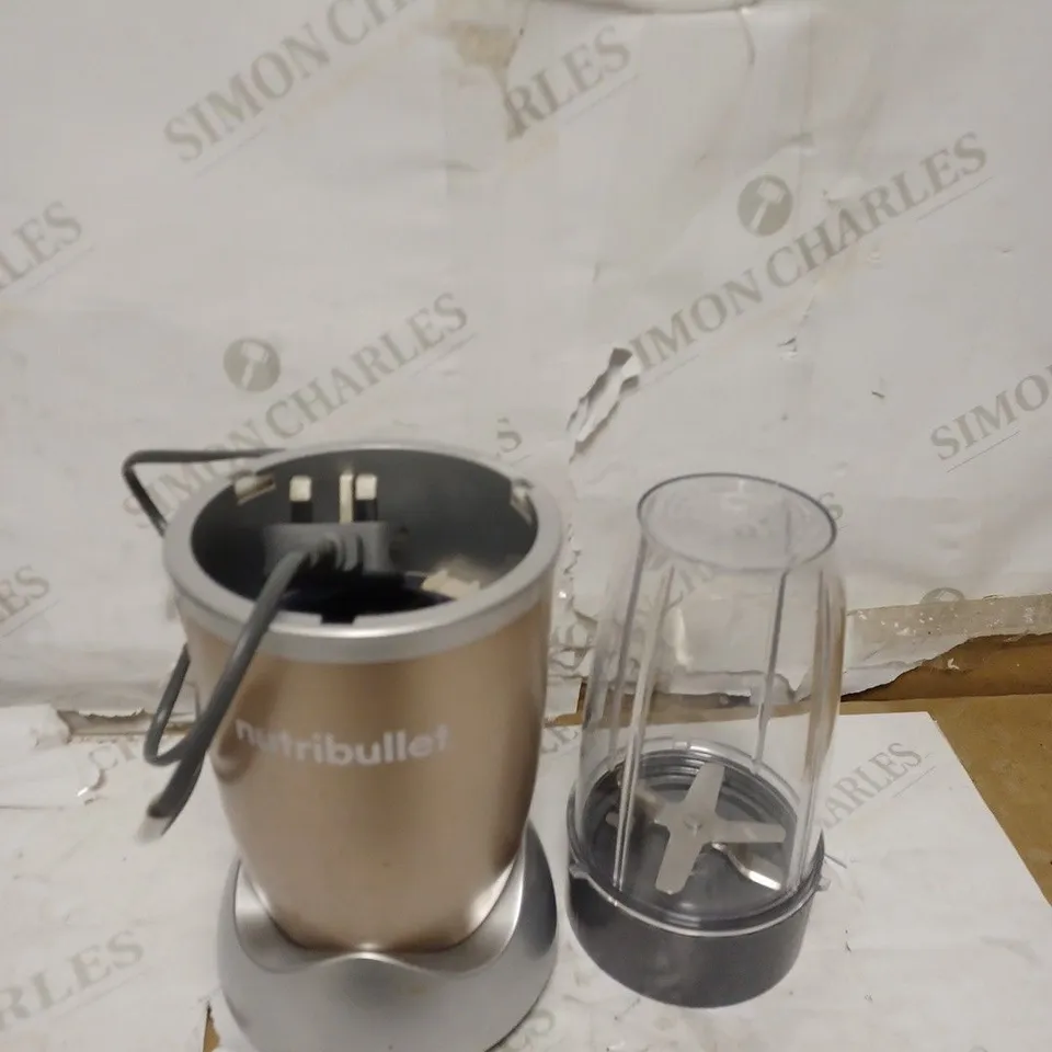 NUTRIBULLET 900W BLENDER CHAMPAGNE MULTI-FUNCTION SMOOTHIE MAKER