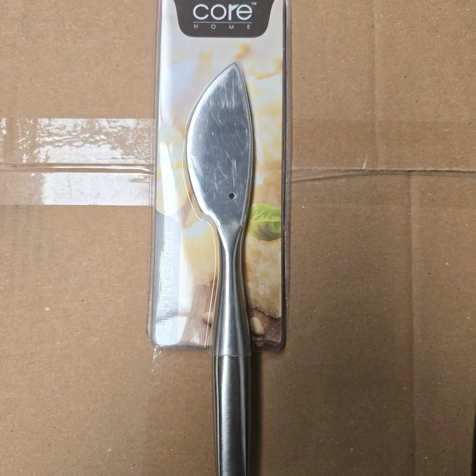APPROXIMATELY 7 CORE HOME PARMESAN KNIVES 