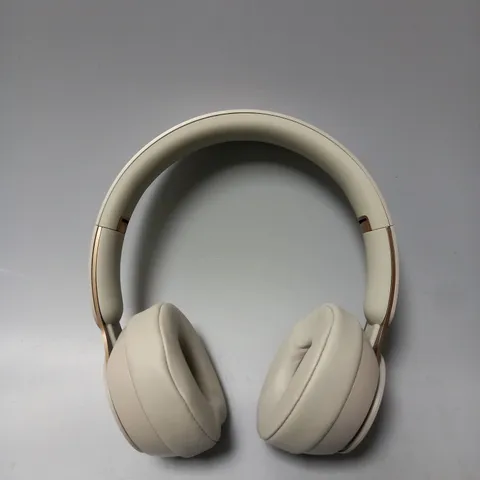 APPLE BEATS SOLO PRO HEADPHONES