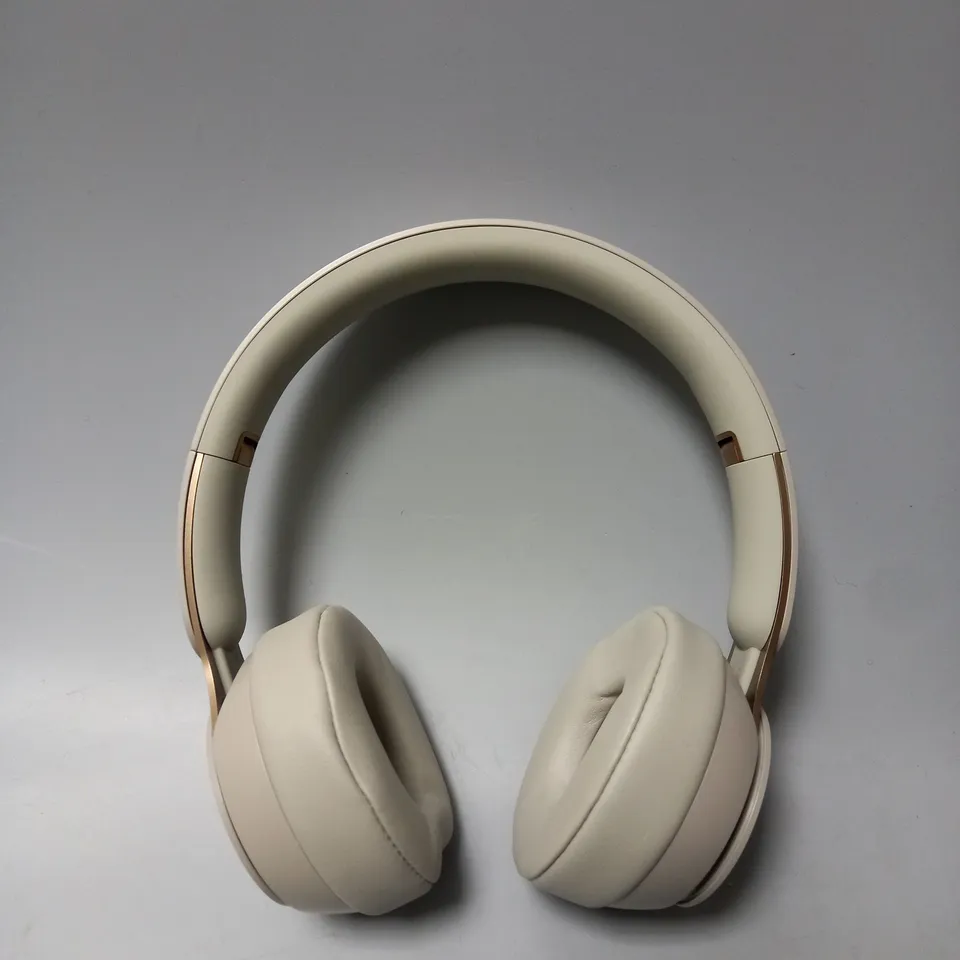 APPLE BEATS SOLO PRO HEADPHONES