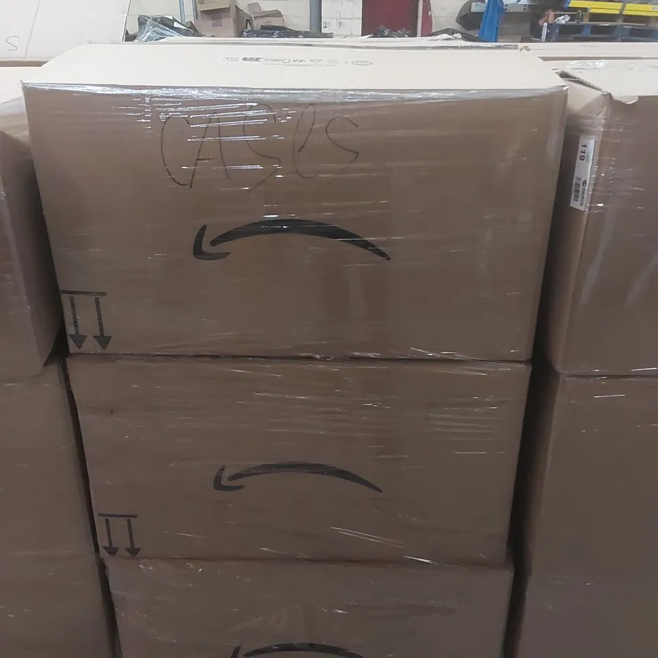 PALLET CONTAINING A VERY LARGE QUANTITY OF ASSORTED PHONE CASES/SCREEN PROTECTORS ECT