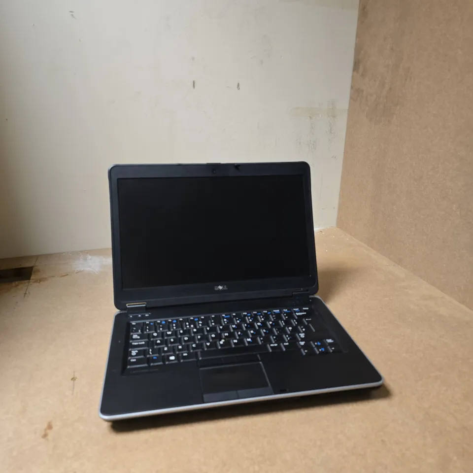 DELL LATITUDE E6440 LAPTOP – SILVER WITH BLACK KEYBOARD