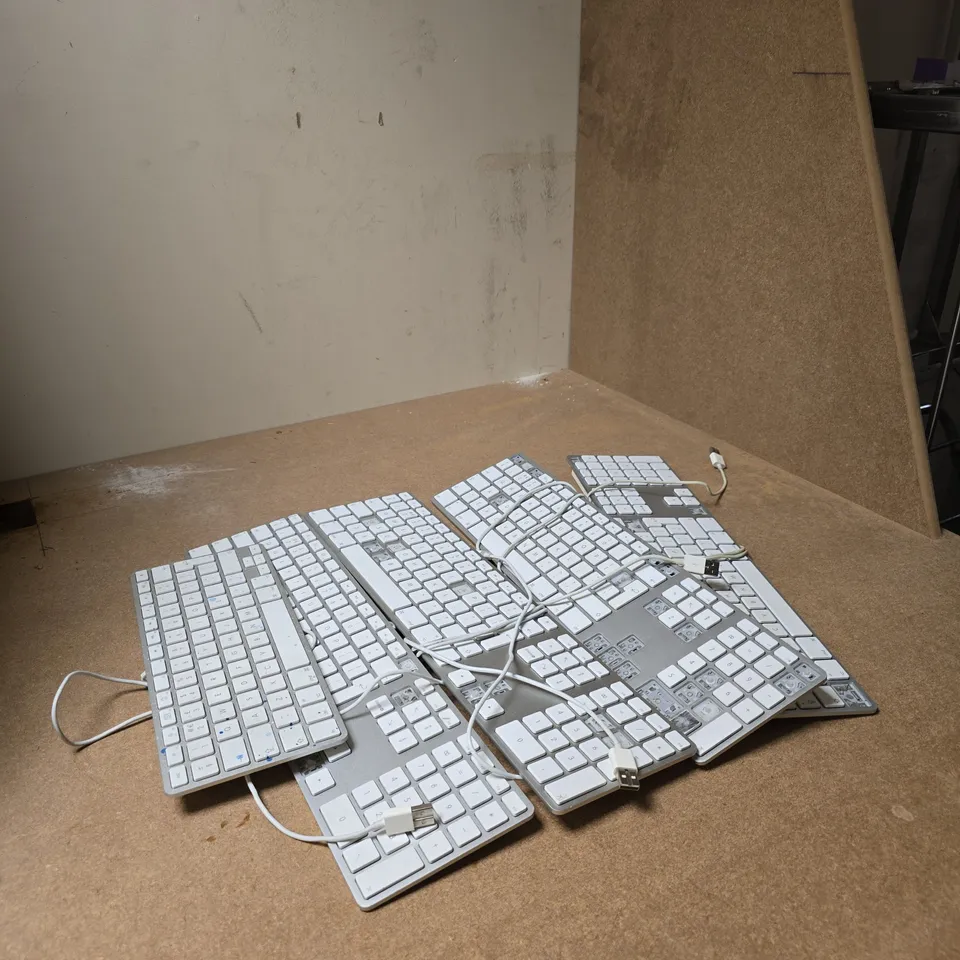 APPROXIMATELY 5 APPLE KEYBOARDS - MISSING KEYS