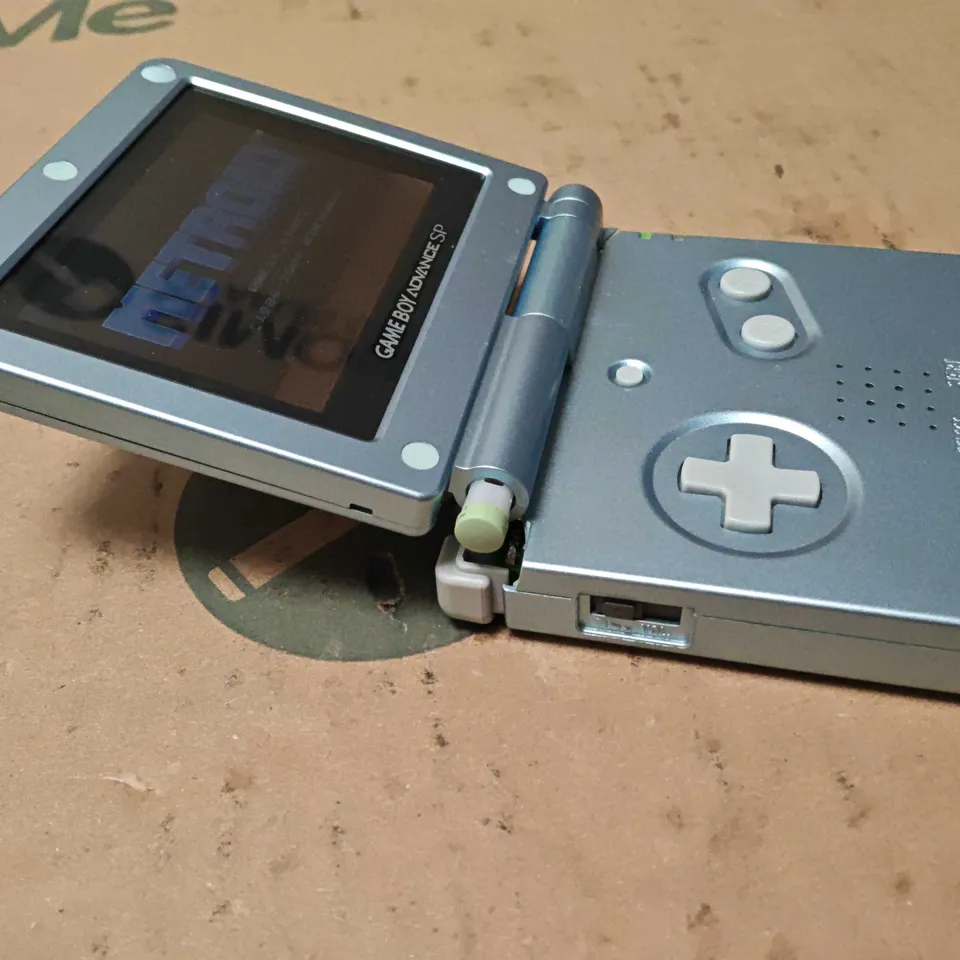 UNBOXED NINTENDO GAMEBOY ADVANCED SP WITH 6 GAMES