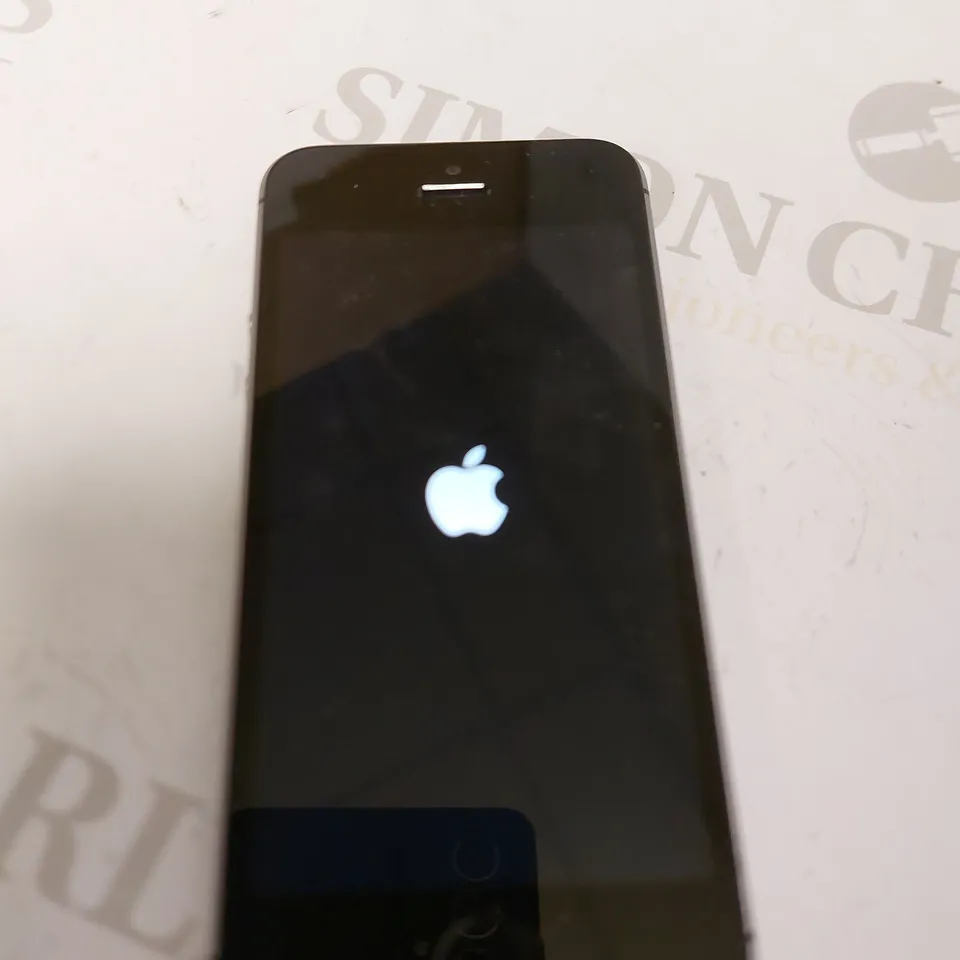 APPLE IPHONE SE (1ST GENERATION) A1723 