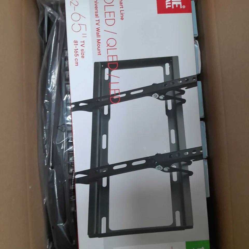 BOX OF APPROXIMATELY 10 ITEMS TO INCLUDE DVD PLAYER, WALL MOUNT, USB WIRE ETC