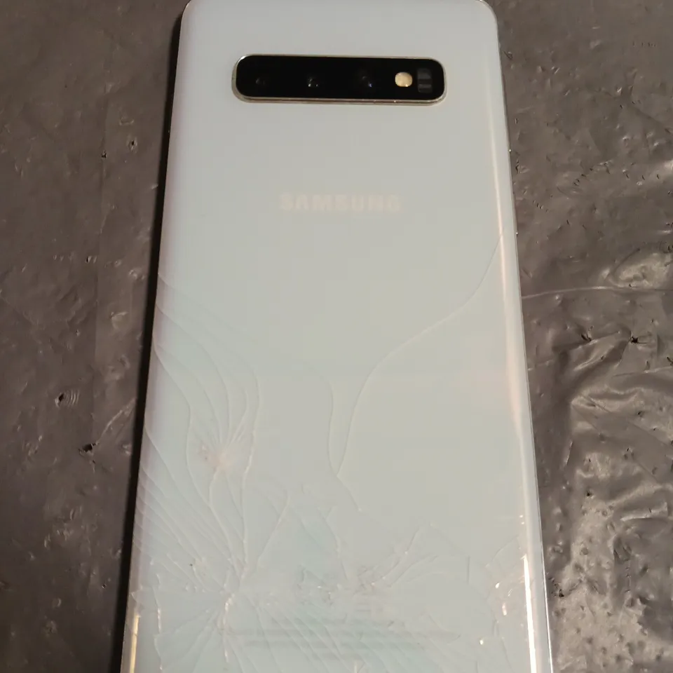 SAMSUNG GALAXY S10 SMARTPHONE