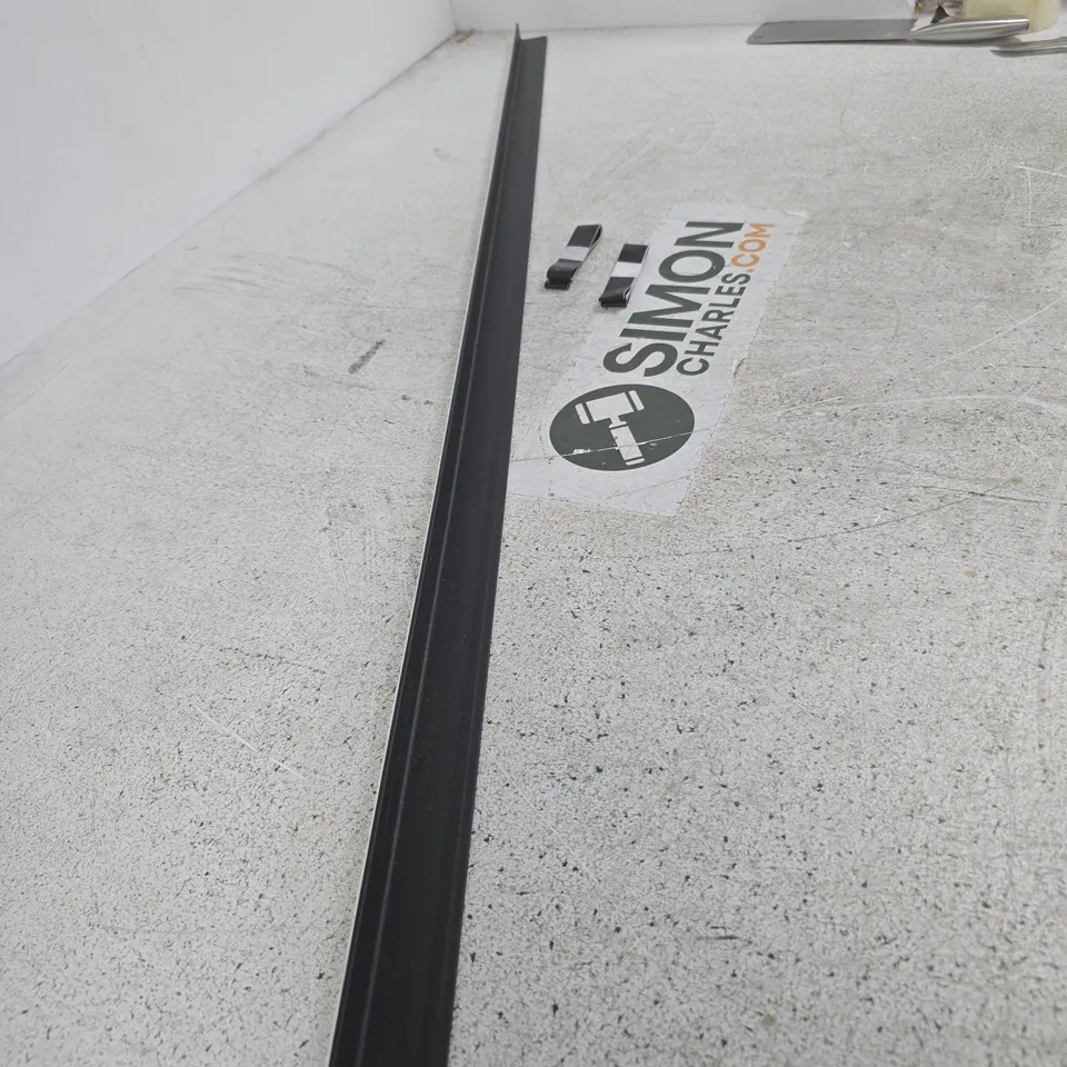 PLASTIC ANGLE BAR