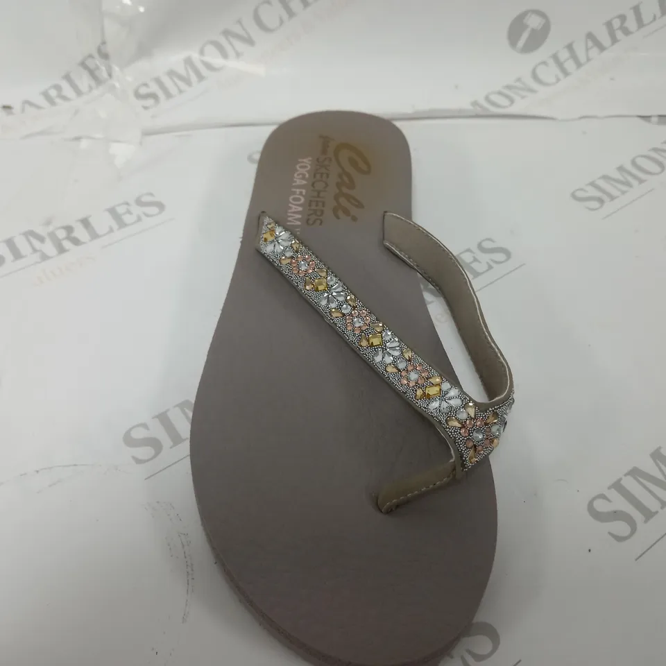 PAIR OF SKECHERS CALI YOGA FOAM FLORAL JEWEL SANDALS TAUPE SIZE 5