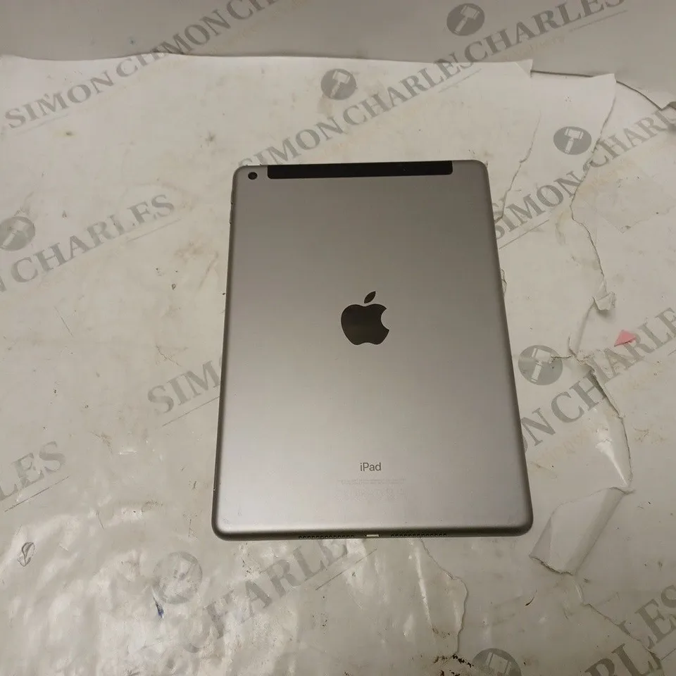 APPLE IPAD IN GREY MODEL A1823
