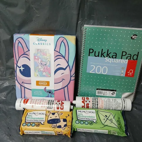 APPROXIMATELY 20 ASSORTED HOUSEHOLD ITEMS TO INCLUDE PUKKA PAD, DISNEY CLASSICS DUVET SET, BABY WIPES, ETC