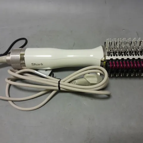 SHARK HOT HAIR STYLING BRUSH