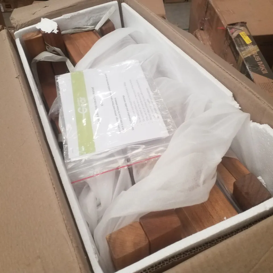 BOXED GARDEN GEAR ACACIA ARMCHAIR 