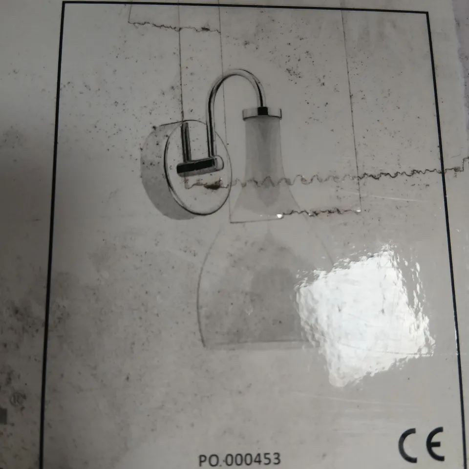 BOXED DAR SOHO 1LT WALL BRACKET POLISHED CHROME FINISH WITH GLASS SHADE