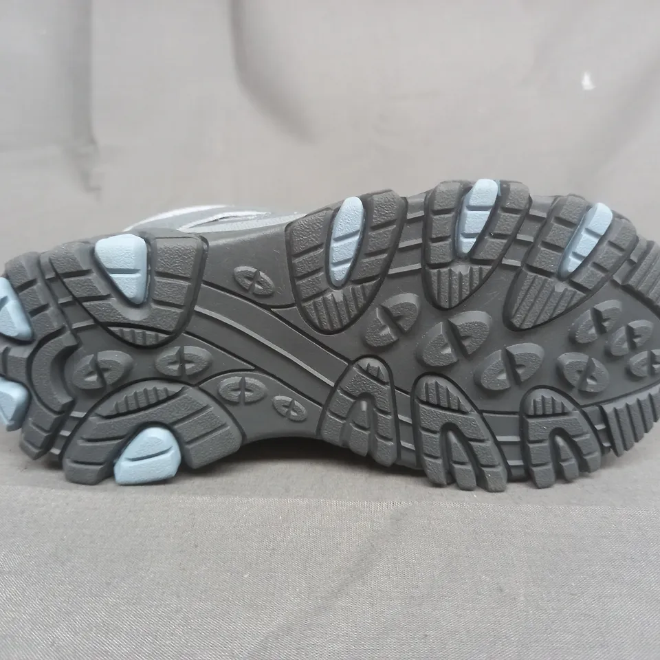 BOXED PAIR OF MERRELL GIRLS KIDS SHOES IN GREY AND BLUE UK SIZE 11