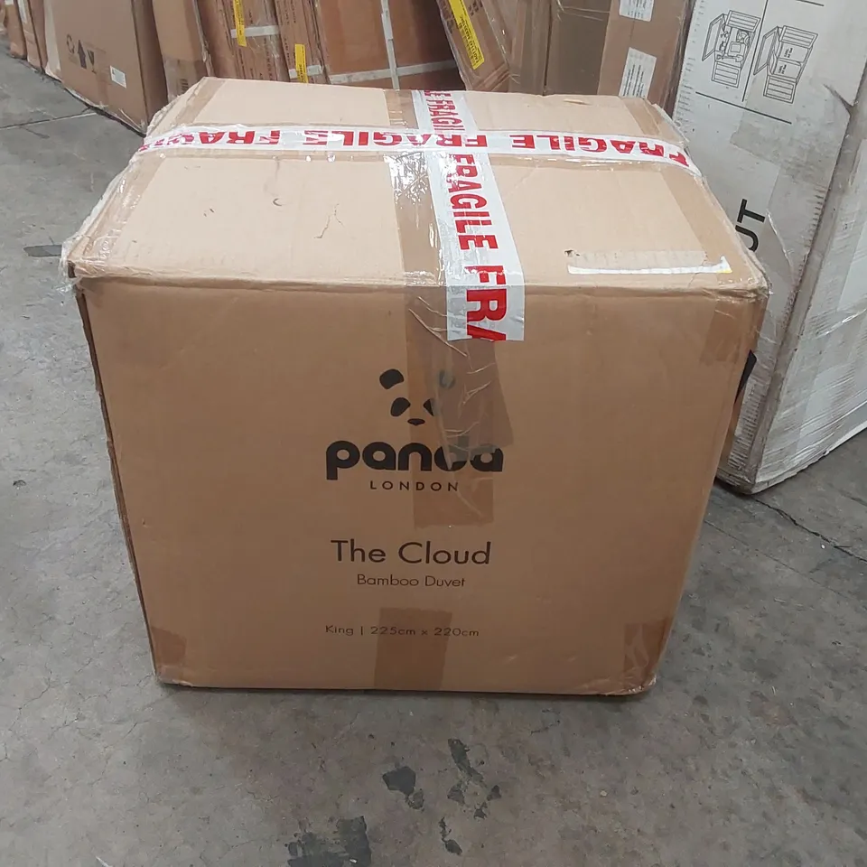 BOXED PANDA 'THE CLOUD' KING SIZE BAMBOO DUVET