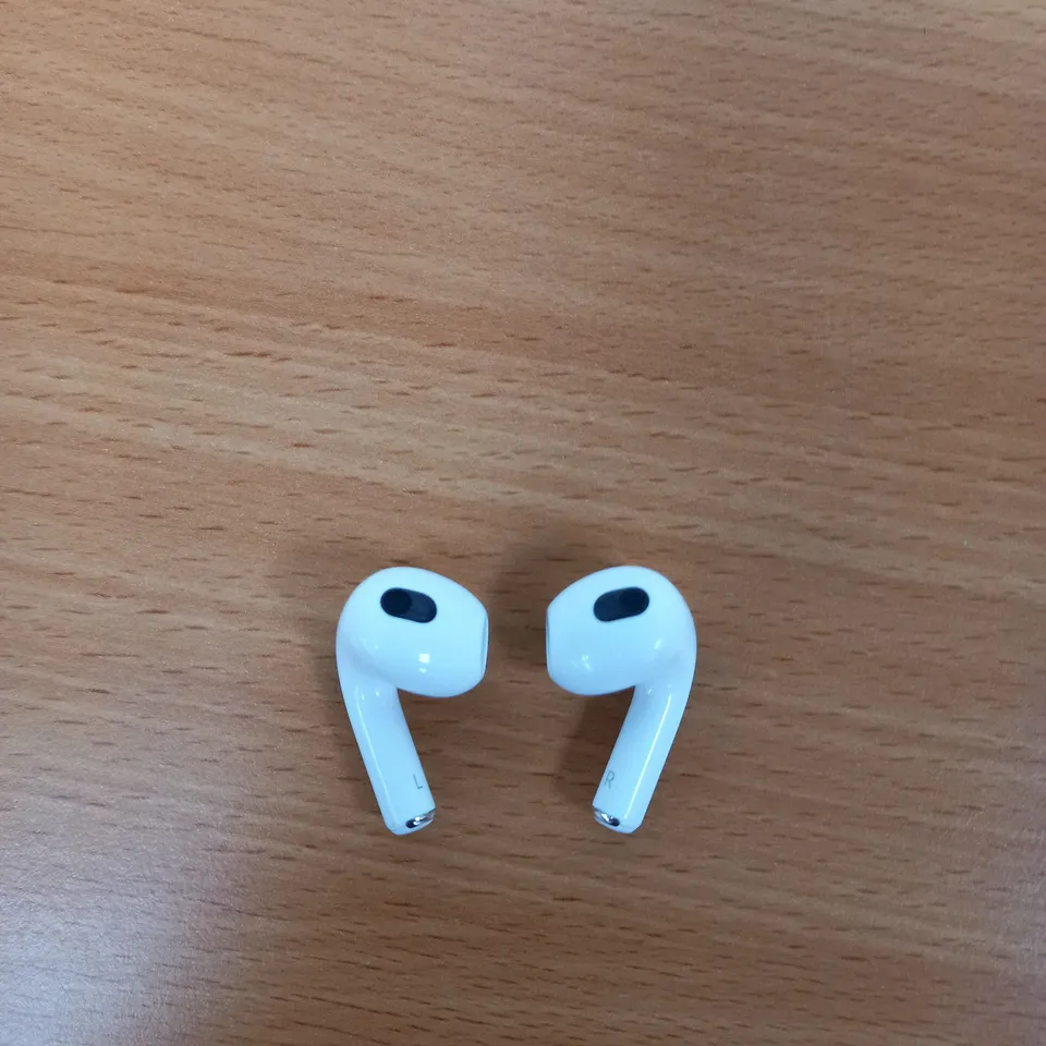 APPLE AIRPOD 3RD GENERATION