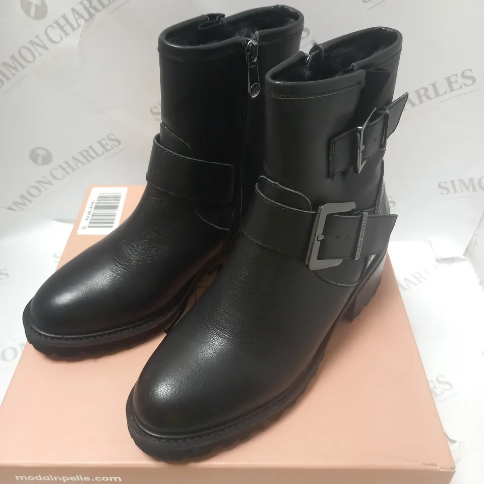 BOXED CORNELIA BLACK LEATHER SHORT BOOT - SIZE 4