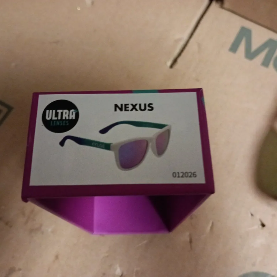 BOXED KYLOE NEXUS ULTRA LENSES GLASSES IN WHITE GRADIENT