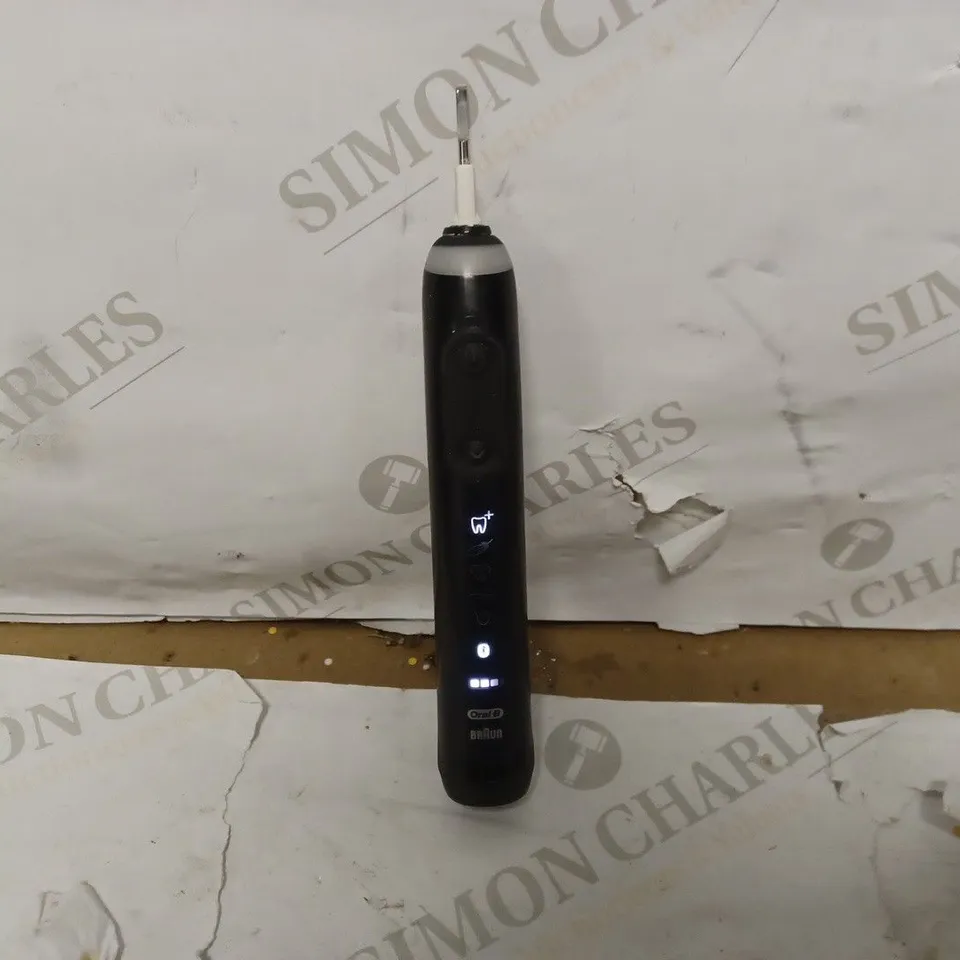 ORAL-B GENIUS X BLACL ELECTRIC TOOTHBRUSH