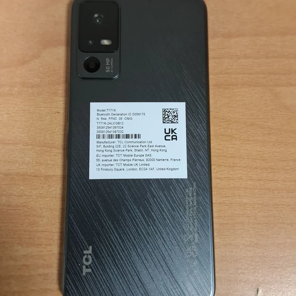 BOXED TCL 40 R5G IN STARLIGHT BLACK - T771K